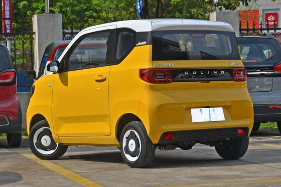 120-170KM小型EV車のWuling Ev車3のドア4の座席小型