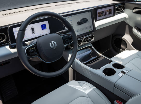C01跳躍によっては4つのドア5が0.67H速い充満をつける電気自動車525-717KMが自動車に乗る