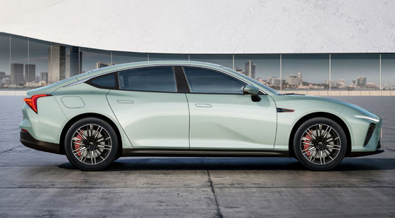 650-715KM Nezhaの自動車Nezha Sの中間の大きい電気自動車
