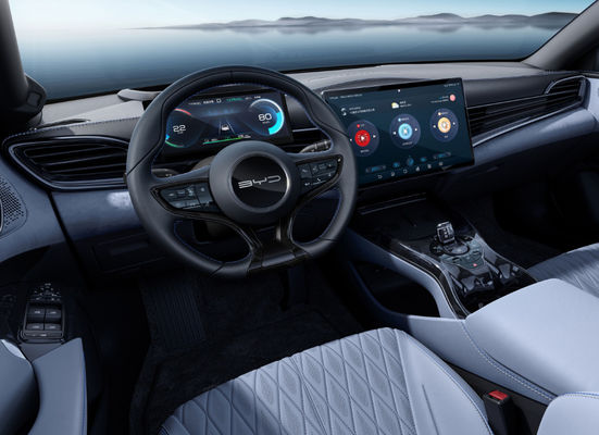 シールBYD EV車中型の550-700KM 5つのドア5つの座席61.4-82.5kwh