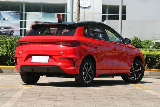 E2 BYD EV車の密集したセダンBYDの電気自動車301-401KM 5つの座席