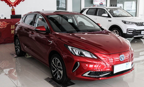 405KM Changan Eadoと純粋な電気密集したセダン車の快適な小屋