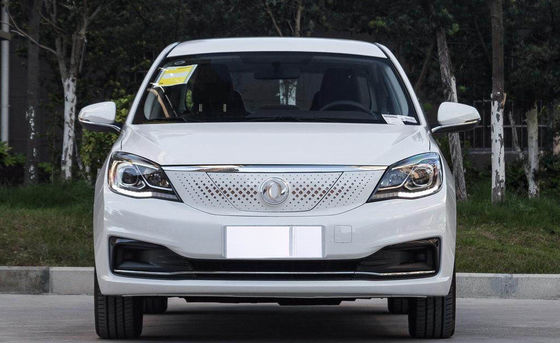 400KM Dongfeng Fengshen E70の純粋な電気小型乗用車4のドア5つの座席