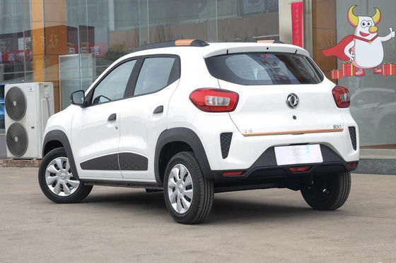 5つのドア4はDongfengモーター電気自動車330KM Dongfeng Fengshen Ex1をつける