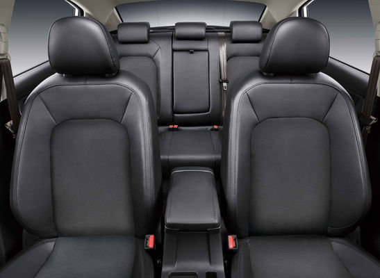 Fengxing S50 Dongfengモーター電気自動車415KMのコンパクト4のドア5つの座席