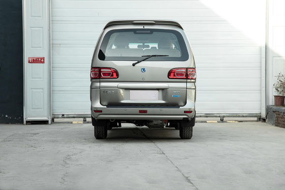 長い車4つのドアが付いている400KM Dongfeng M5ev Mpv Ev 5-9の座席ゴルフ練習場