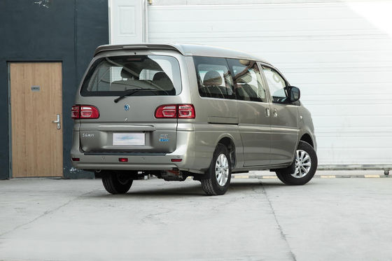 長い車4つのドアが付いている400KM Dongfeng M5ev Mpv Ev 5-9の座席ゴルフ練習場