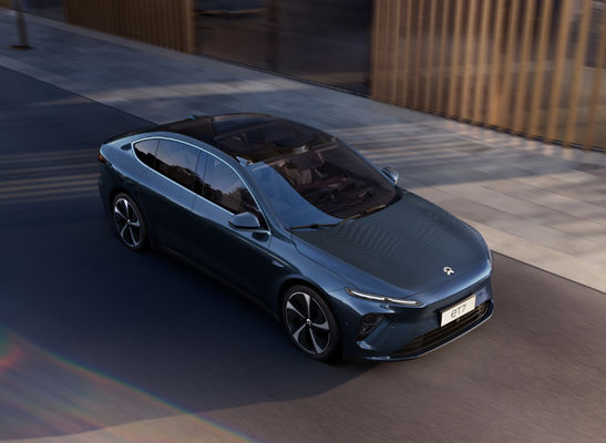 450-580KM NIO ET7の電気自動車の中間の大きいSuvの三つ組みのリチウム電池