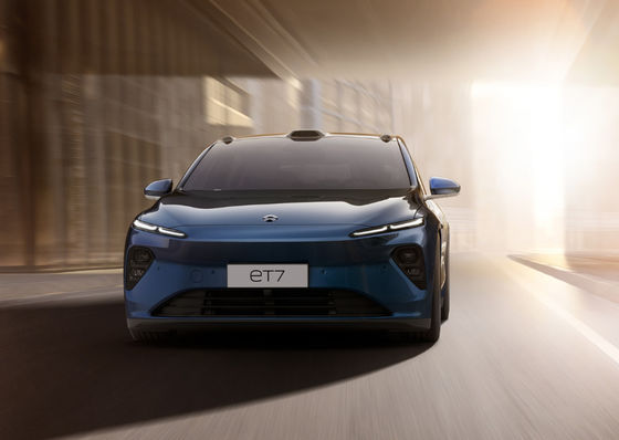 450-580KM NIO ET7の電気自動車の中間の大きいSuvの三つ組みのリチウム電池