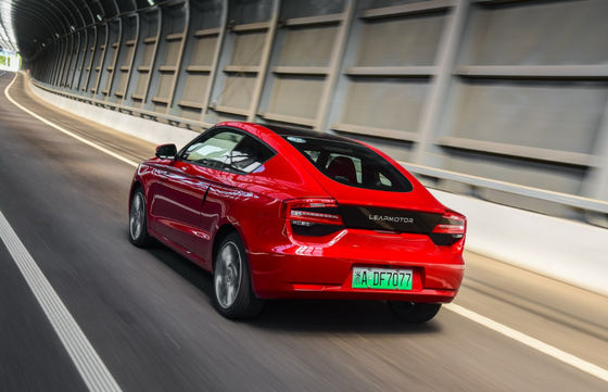 S01跳躍によっては電気自動車2019-2021の305-451KMゼロ放出が自動車に乗る