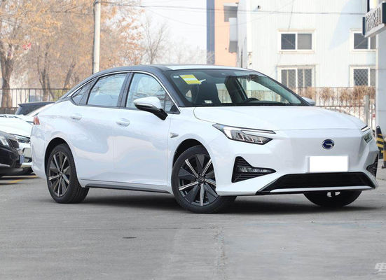 Guangqi Yilue EA6のセダンの電気自動車510KMは4つのドア5 0.78H速い充満をつける