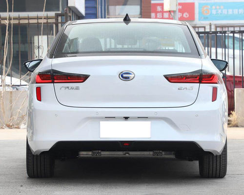 Guangqi Yilue EA6のセダンの電気自動車510KMは4つのドア5 0.78H速い充満をつける