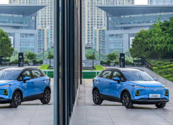 幾何学E小さいSUV EVの車320-410KM贅沢な電気Suv 60kw