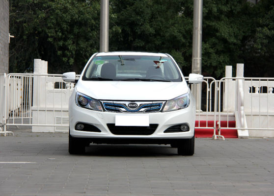 305KM 400KM BYD EV車BYD E5 EVの高性能4のドア5つの座席