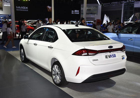 JAC IEVA50 Jianghuai 2020-2021の自動電気自動車350-402KM 4つのドア5つの座席