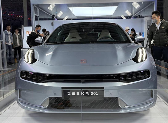 Zeekr 001の銀2023の純粋なEv車546-1032KMの長期高性能