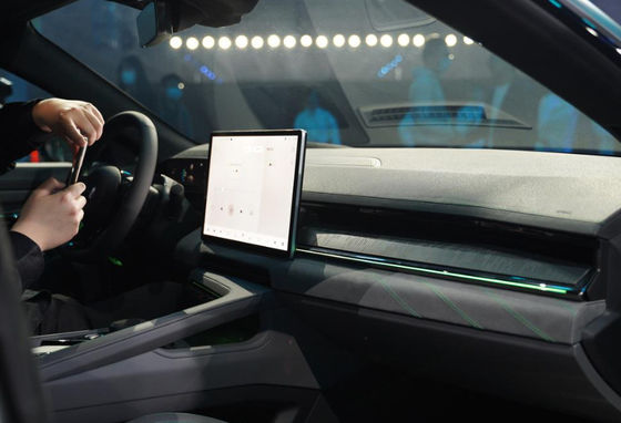 Zeekr 001の銀2023の純粋なEv車546-1032KMの長期高性能